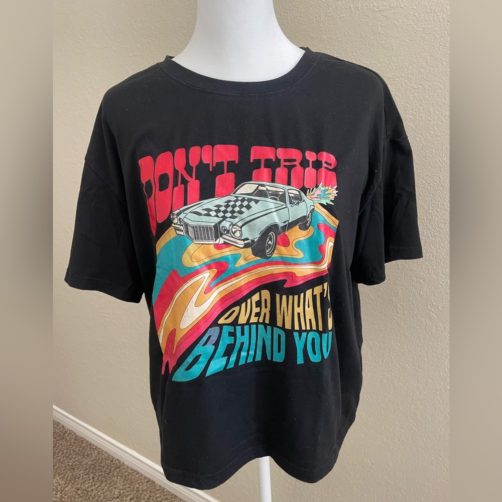 ROMWE graphic Tee, size S.